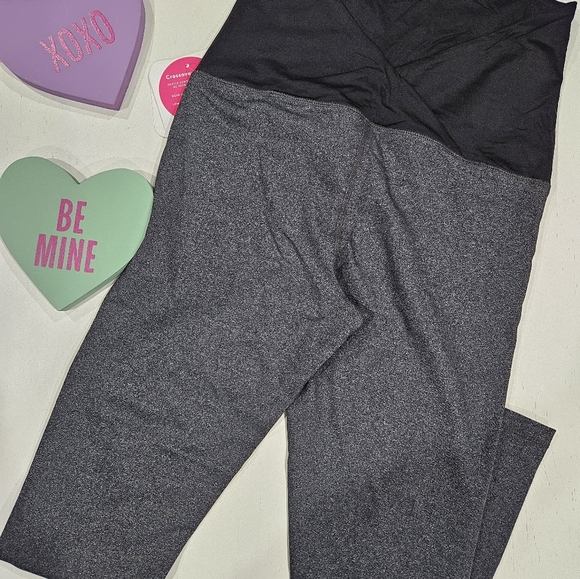 Ingrid & Isabel Maternity Gray Active Leggings + Crossover Panel - Picture 4 of 5
